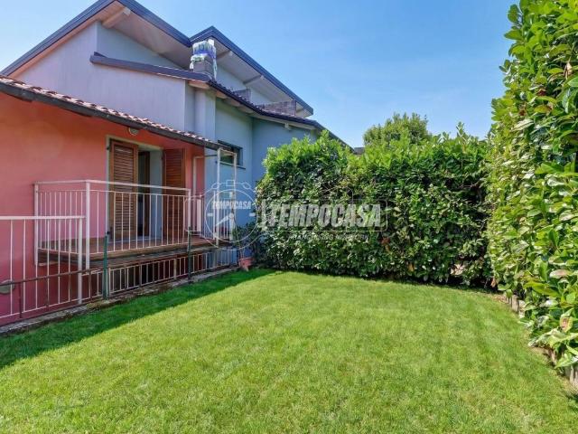 Villa Indipendente in vendita a Comunità Montana Valli del Verbano, Luino