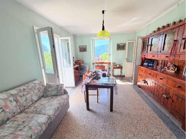 Villa Indipendente in vendita a Comunità Montana Valli del Verbano, Luino