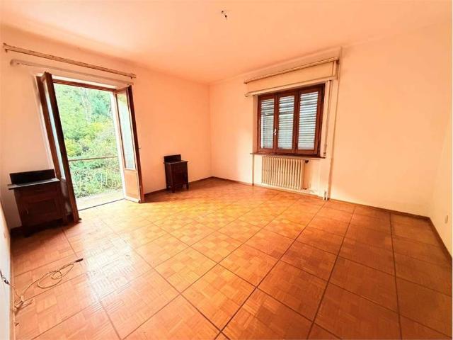 Villa Indipendente in vendita a Colmegna, Luino