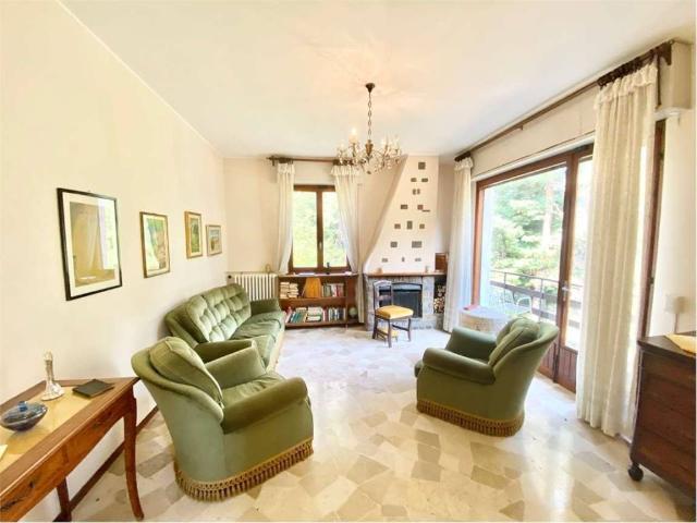 Villa Indipendente in vendita a Comunità Montana Valli del Verbano, Luino