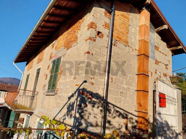Villa Indipendente in vendita a Comunità Montana Valli del Verbano, Luino
