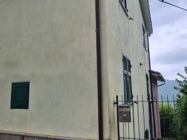 Villa Indipendente in vendita a Lumarzo, Liguria