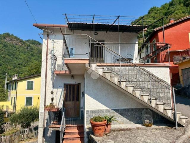 Villa Indipendente in vendita a Lumarzo, Neirone