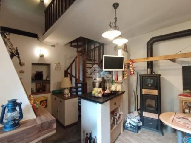 Villa Indipendente in vendita a Lumarzo, Tolara