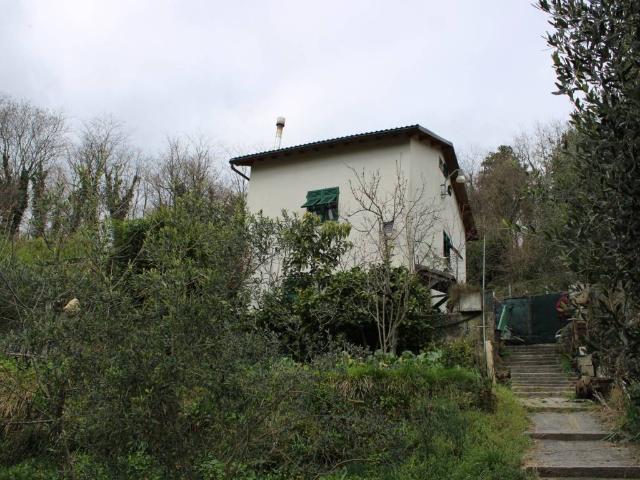 Villa Indipendente in vendita a Lumarzo