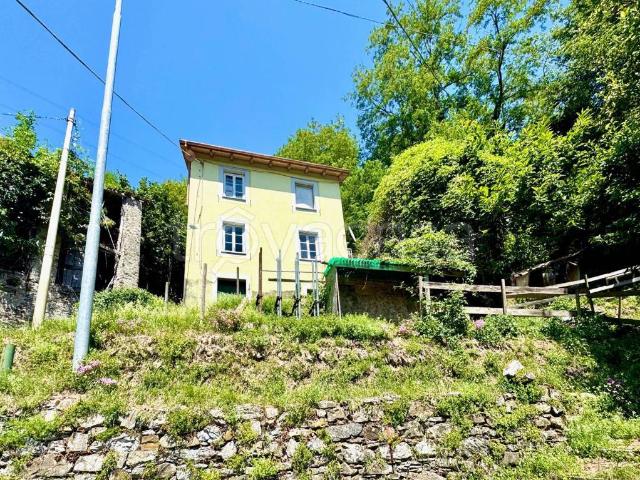 Villa Indipendente in vendita a Lumarzo