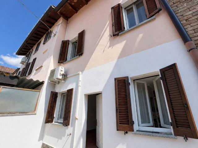 Villa Indipendente in vendita a Lungavilla, Lombardia