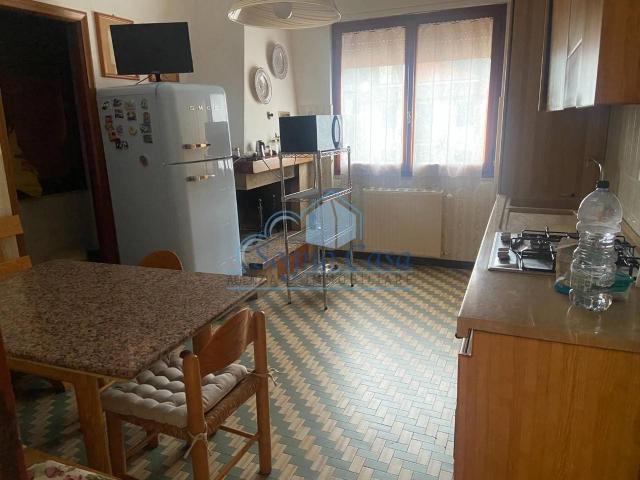 Villa Indipendente in vendita a Dogana, Luni