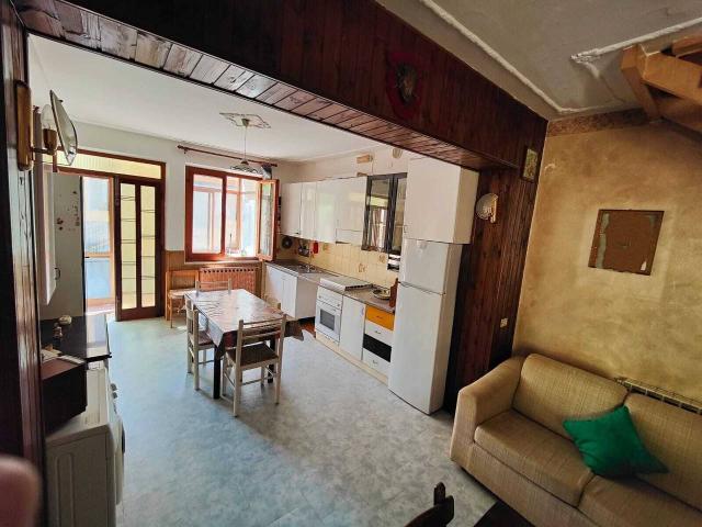 Villa Indipendente in vendita a L'Annunziata, Luni