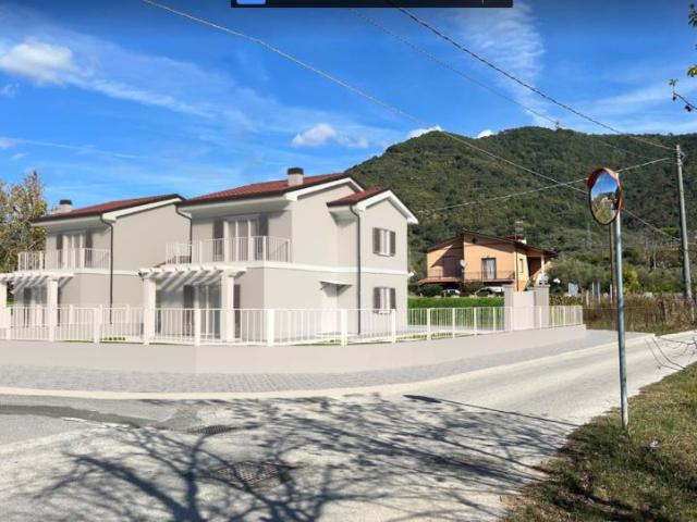 Villa Indipendente in vendita a Isola, Luni