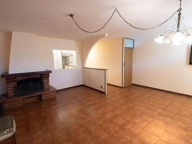 Villa Indipendente in vendita a Dogana, Luni