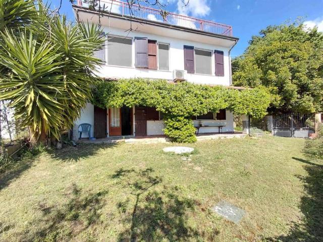 Villa Indipendente in vendita a Luni, Liguria