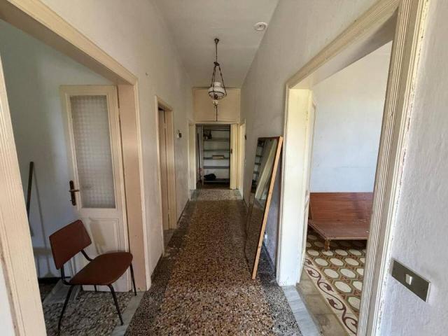 Villa Indipendente in vendita a Dogana, Luni