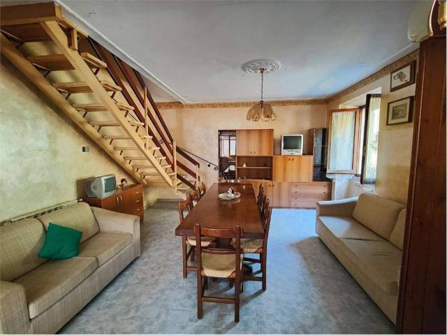 Villa Indipendente in vendita a L'Annunziata, Luni