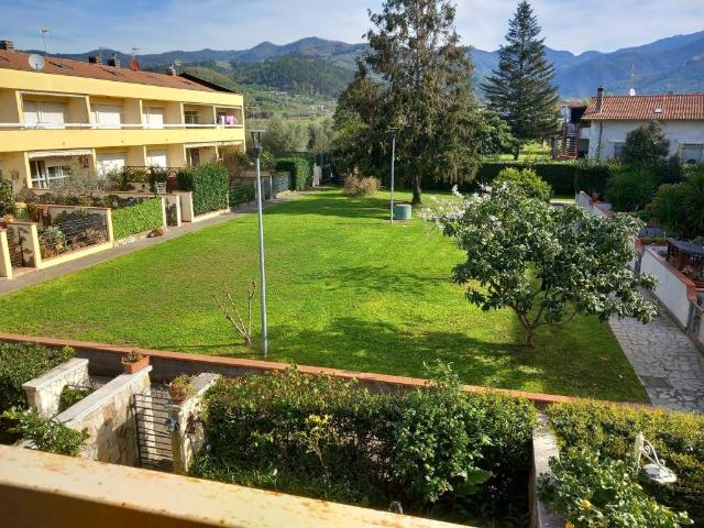 Villa Indipendente in vendita a Dogana, Luni