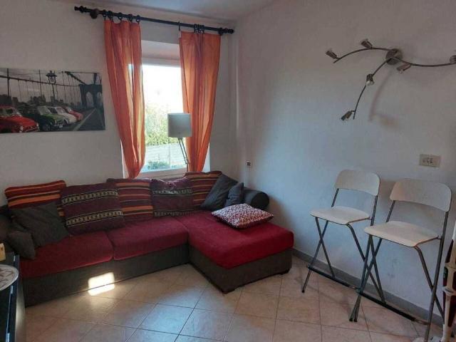 Villa Indipendente in vendita a Dogana, Luni