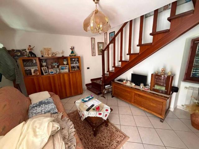 Villa Indipendente in vendita a Luni, Liguria