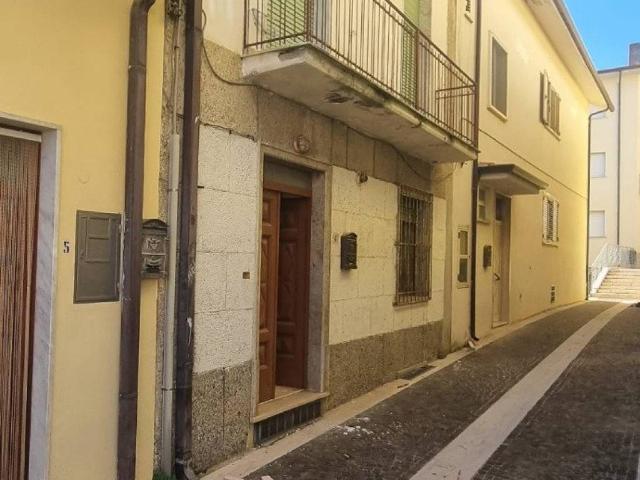 Villa Indipendente in vendita a Luogosano, Campania