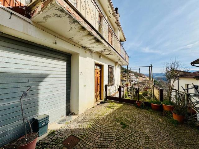 Villa Indipendente in vendita a Luogosano, Campania