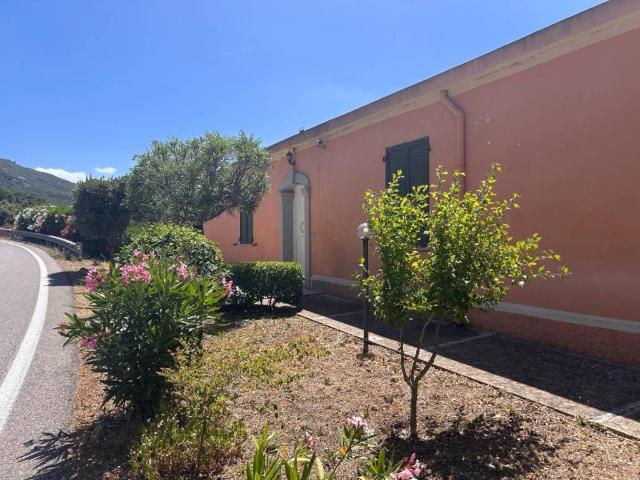 Villa Indipendente in vendita a Luogosanto, Sardigna/Sardegna