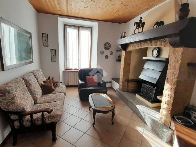 Villa Indipendente in vendita a Lurago D'erba, Lombardia