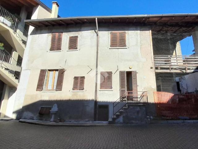 Villa Indipendente in vendita a Lurago D'erba, Lombardia