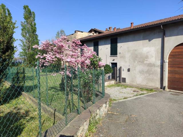 Villa Indipendente in vendita a Lurago D'erba, Lombardia