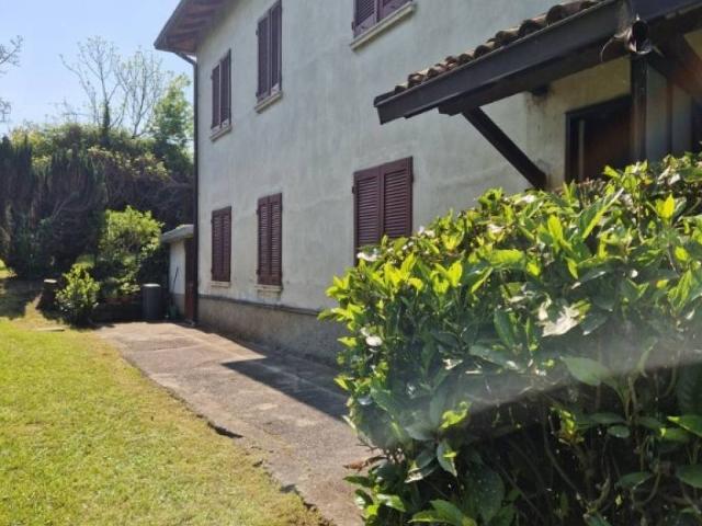 Villa Indipendente in vendita a Lurago D'erba, Lombardia