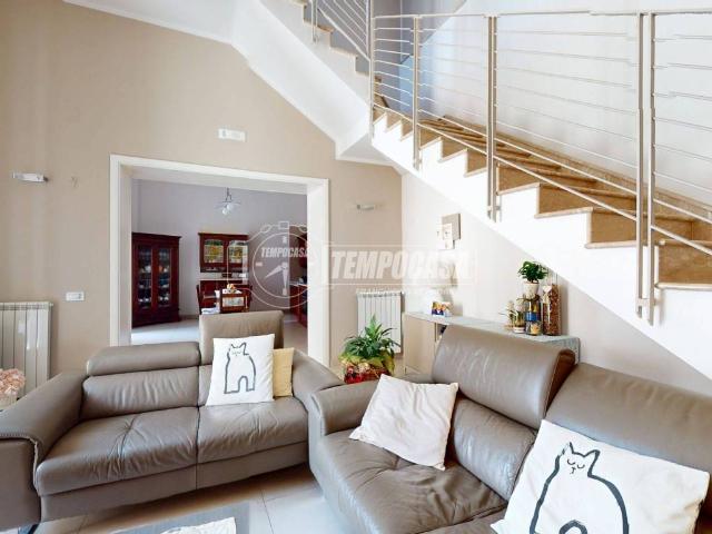 Villa Indipendente in vendita a Lusciano, Campania