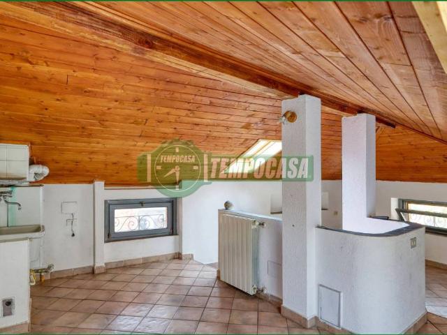 Villa Indipendente in vendita a Luvinate, Lombardia