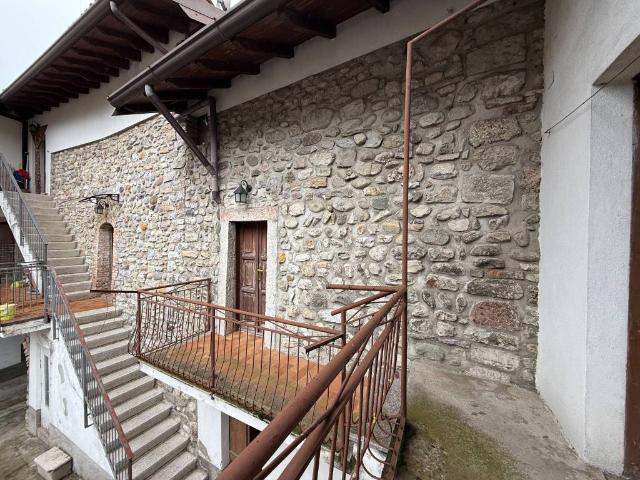 Villa Indipendente in vendita a Luzzana, Lombardia