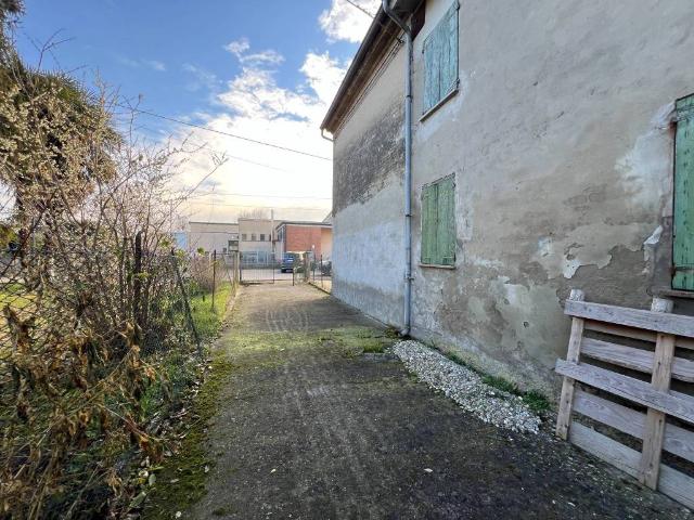 Villa Indipendente in vendita a Bassa Reggiana, Re