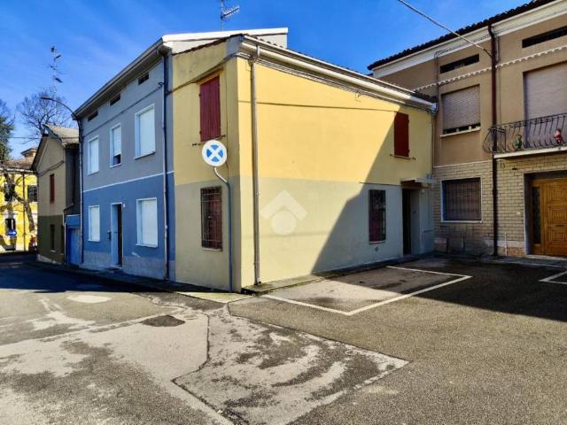 Villa Indipendente in vendita a Bassa Reggiana, Re