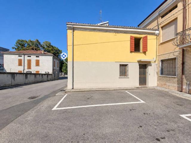 Villa Indipendente in vendita a Borgo Po, Luzzara