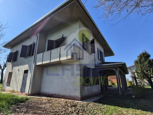 Villa Indipendente in vendita a Bassa Reggiana, Re