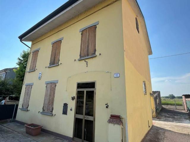 Villa Indipendente in vendita a Bassa Reggiana, Re