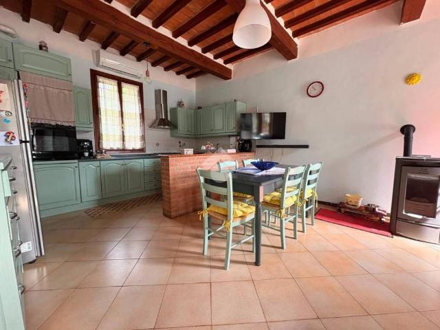 Villa Indipendente in vendita a Bassa Reggiana, Re