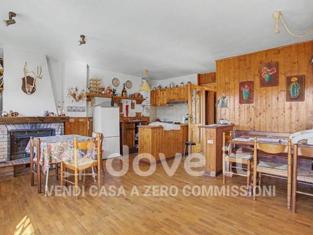 Villa Indipendente in vendita a Comunità Montana Valli del Verbano, Maccagno