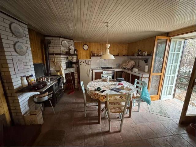 Villa Indipendente in vendita a Comunità Montana Valli del Verbano, Maccagno
