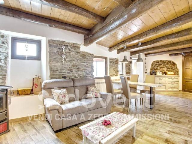 Villa Indipendente in vendita a Comunità Montana Valli del Verbano, Maccagno