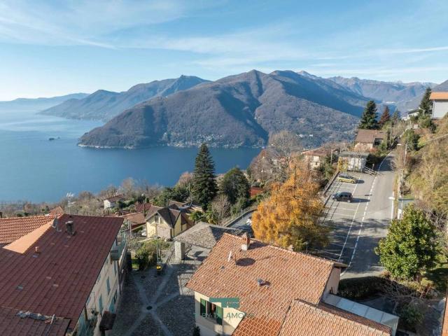 Villa Indipendente in vendita a Comunità Montana Valli del Verbano, Maccagno