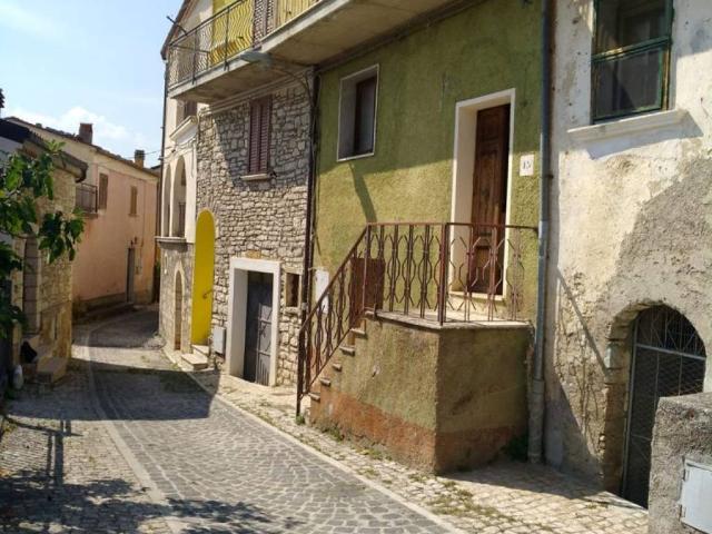 Villa Indipendente in vendita a Macchiagodena, Molise