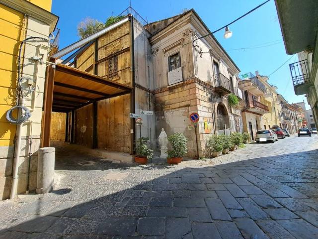 Villa Indipendente in vendita a Maddaloni, Campania