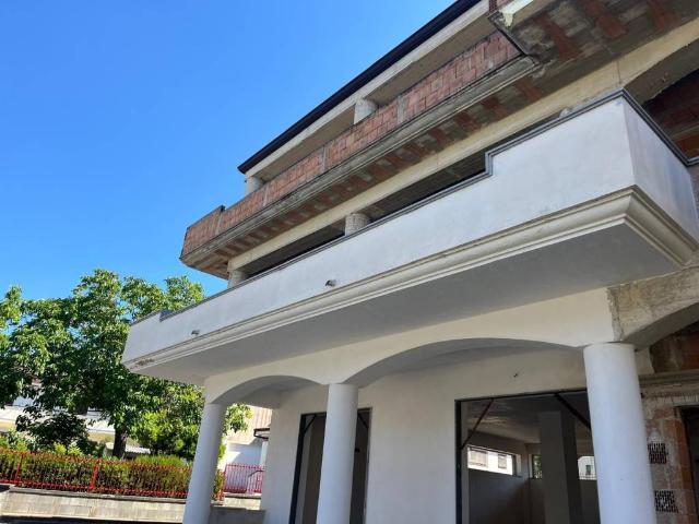 Villa Indipendente in vendita a Maddaloni, Campania