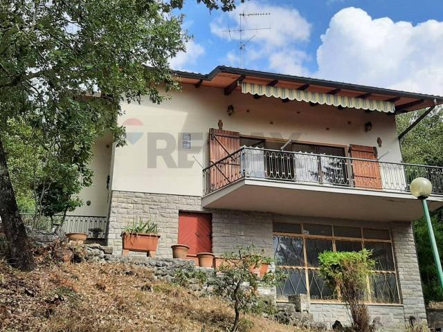 Villa Indipendente in vendita a Magione, Umbria