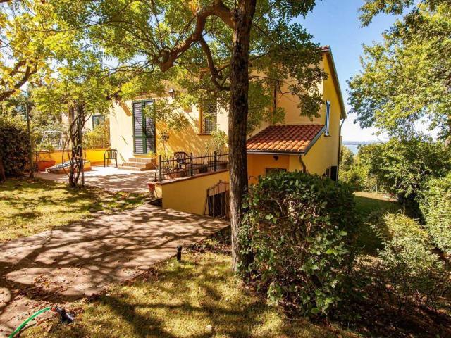 Villa Indipendente in vendita a Magione, Umbria