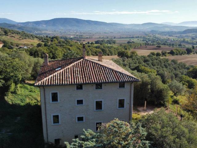 Villa Indipendente in vendita a Magione, Umbria