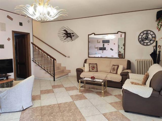 Villa Indipendente in vendita a Magione, Umbria