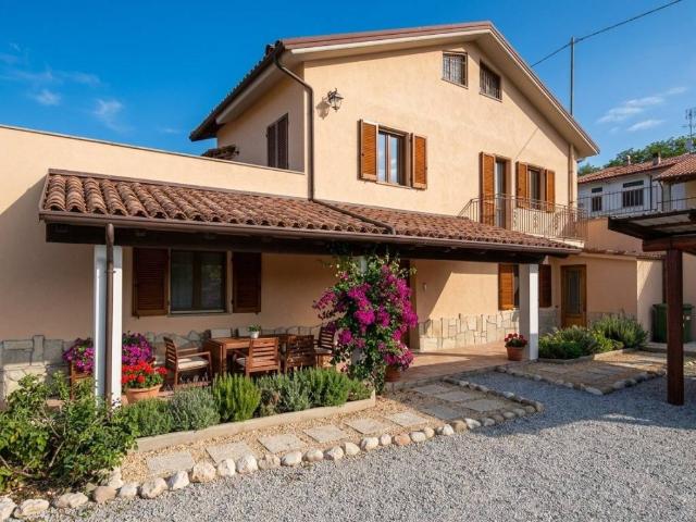 Villa Indipendente in vendita a Piemonte, Cuneo