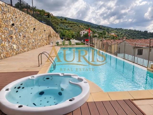 Villa Indipendente in vendita a Magliolo, Savona